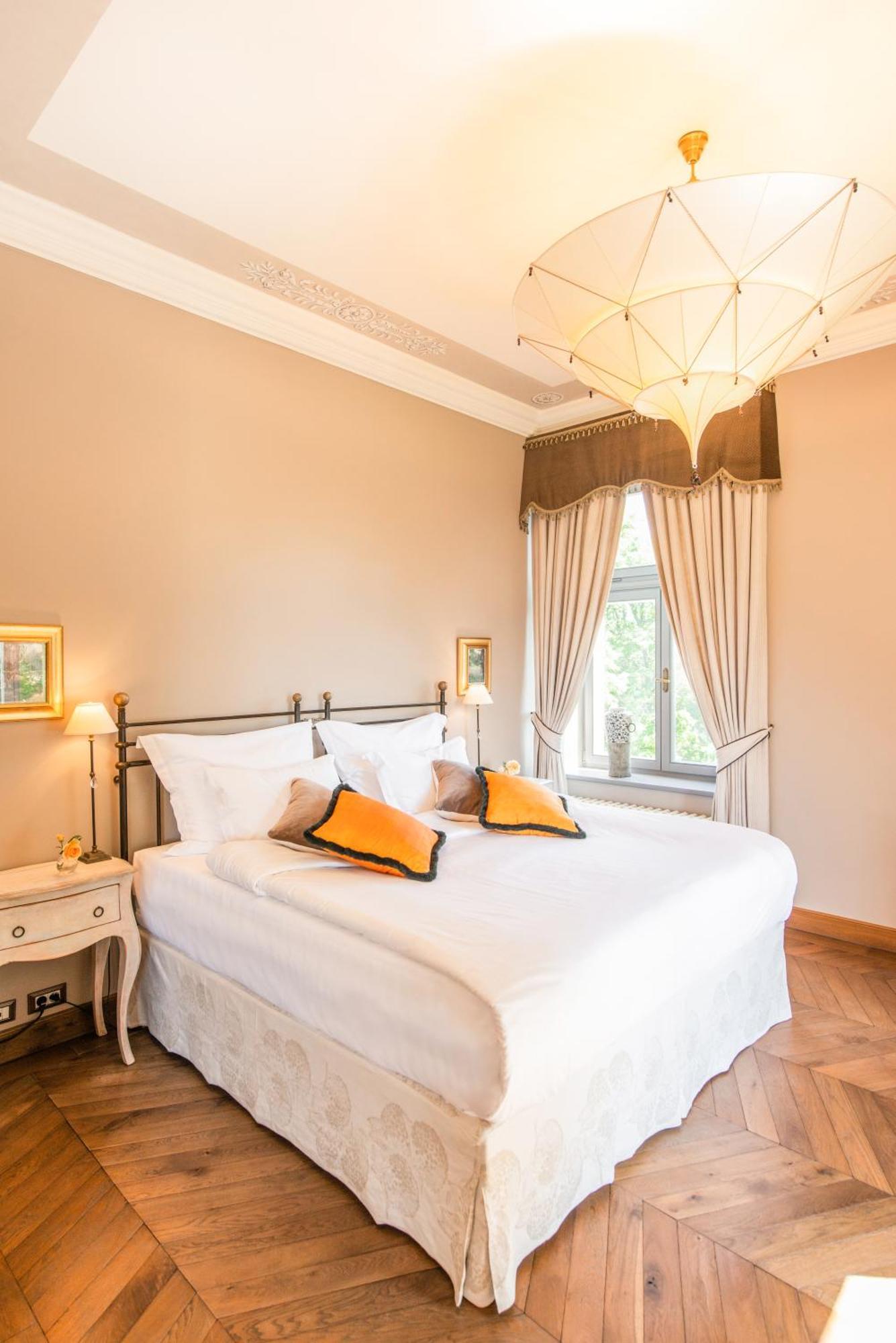 Chateau Mcely Esterno foto