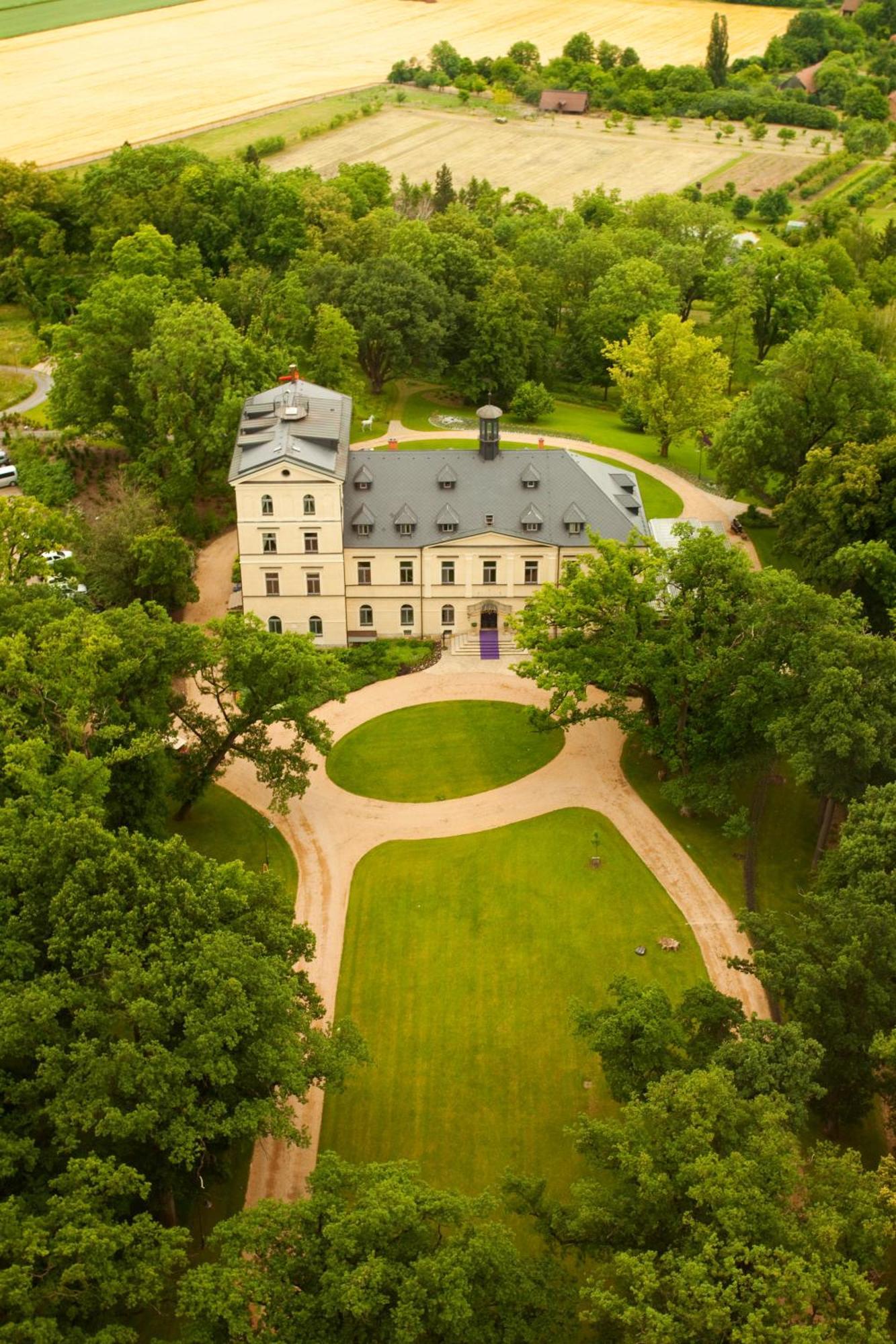 Chateau Mcely Esterno foto