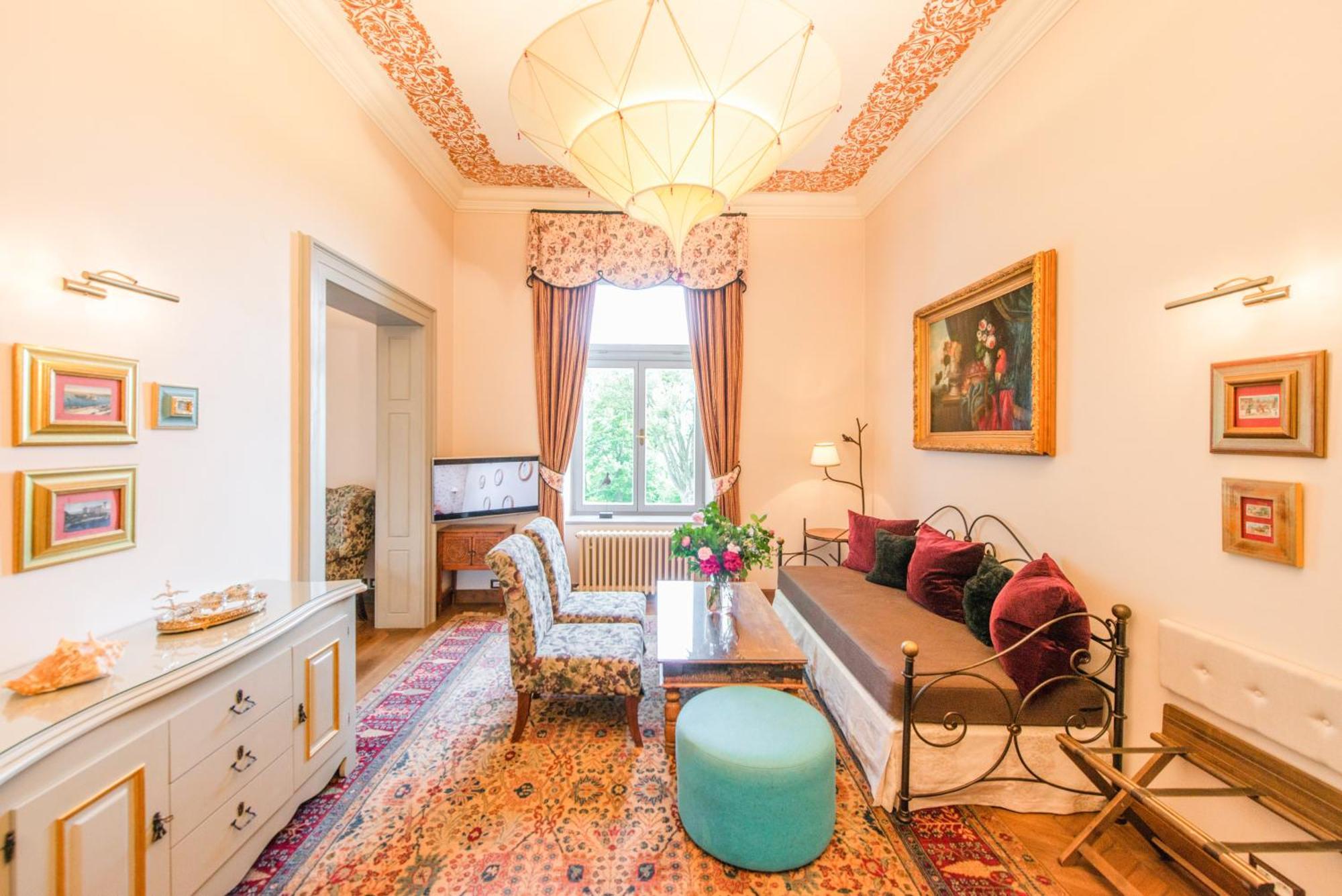 Chateau Mcely Esterno foto
