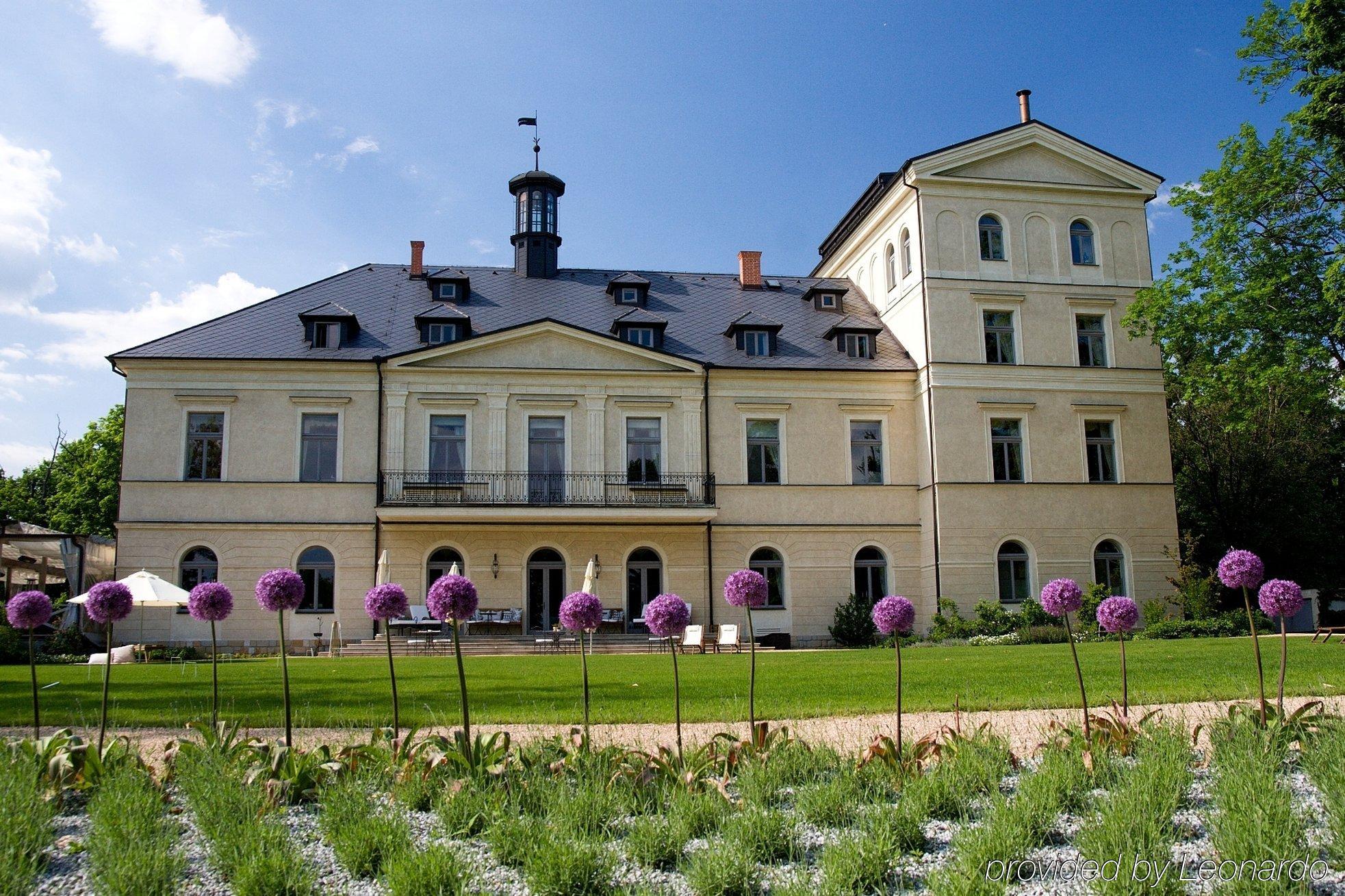 Chateau Mcely Esterno foto