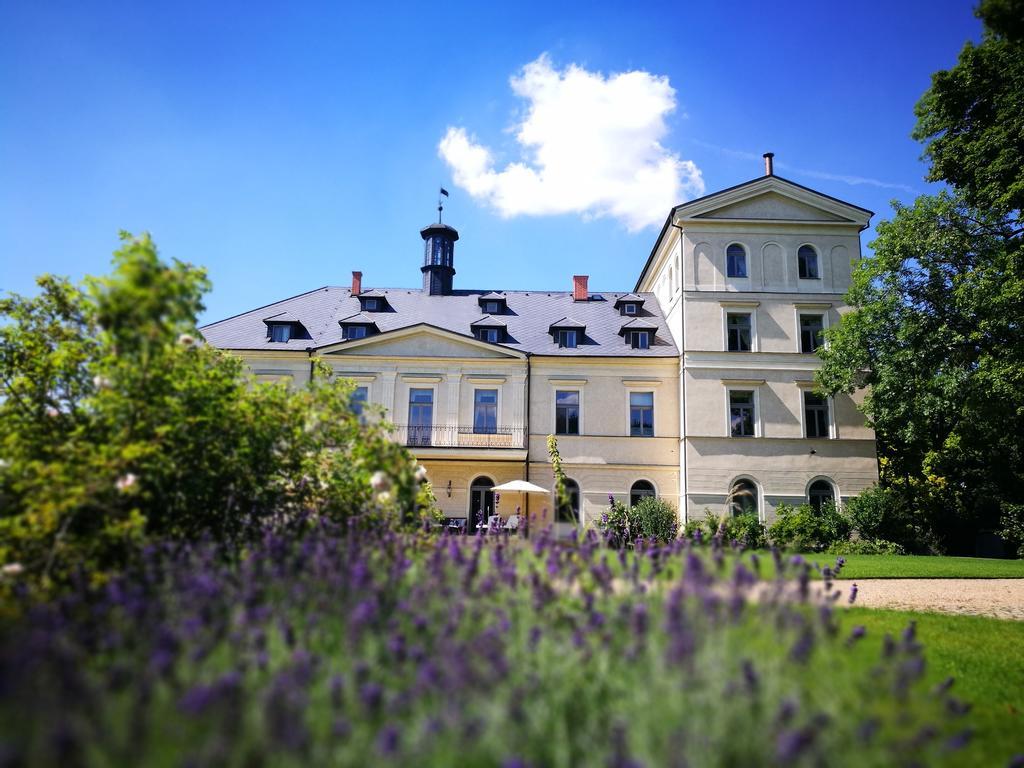Chateau Mcely Esterno foto