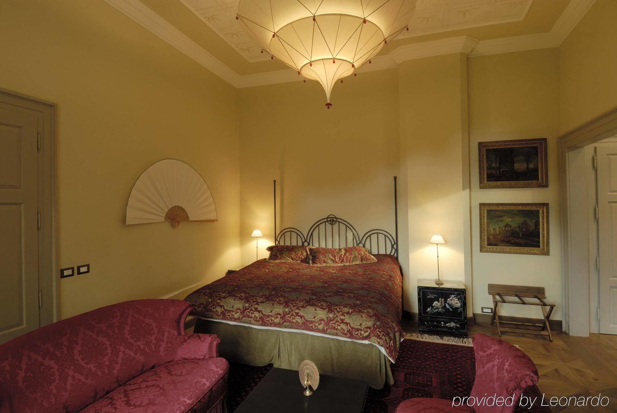 Chateau Mcely Camera foto