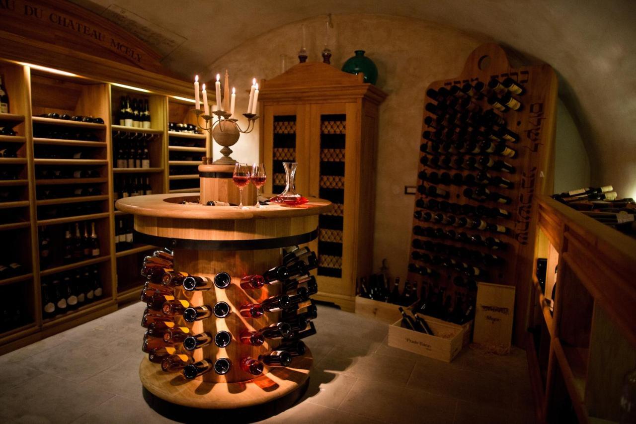 Chateau Mcely Esterno foto
